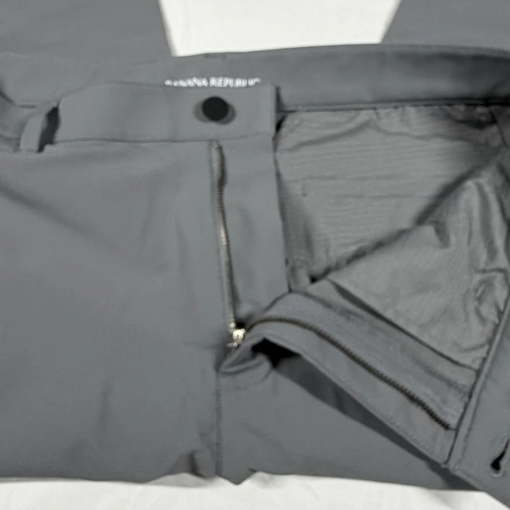 Banana Republic Men's Golf Style Gray Casual Pants 34-30 Polyester Lightweight